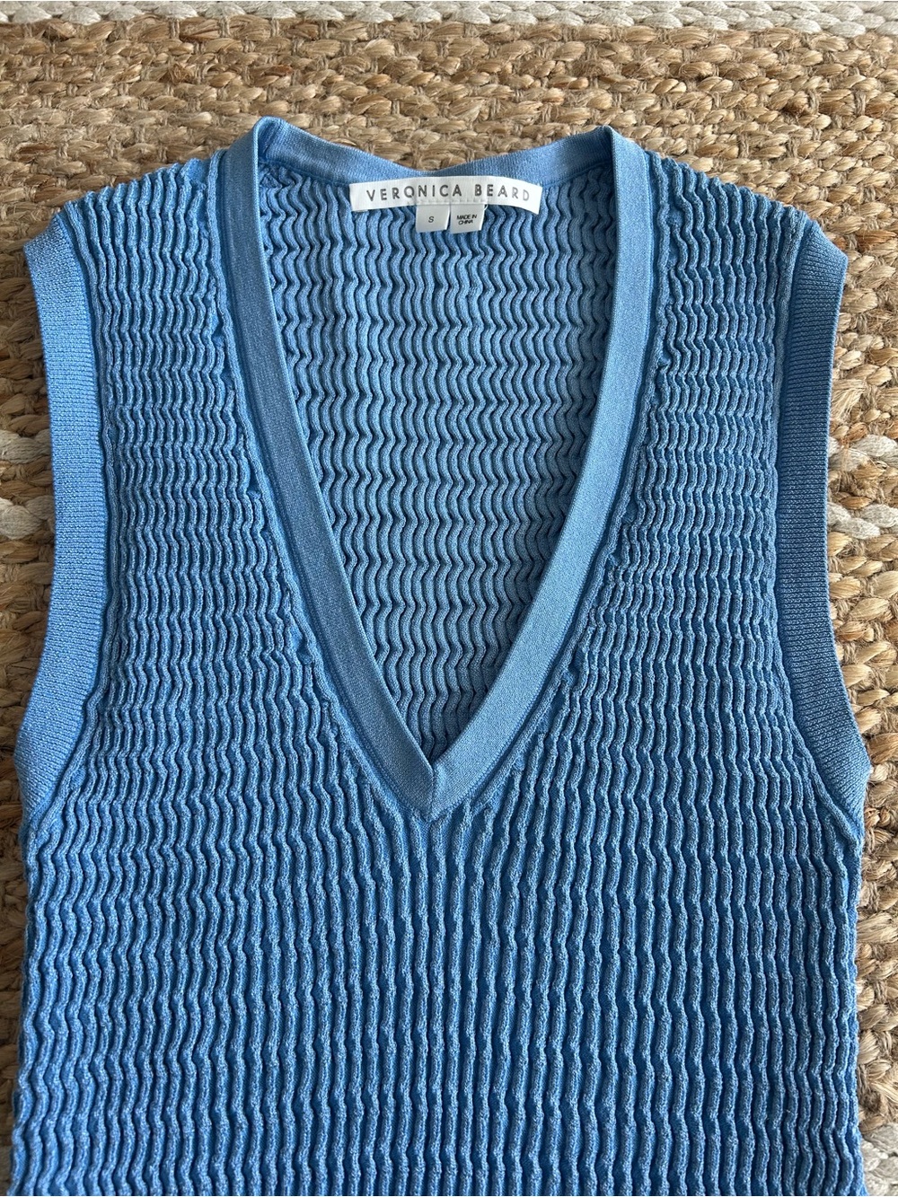 Veronica Beard Blue Ribbed V-Neck Sleeveless Knit Top - Picture 3 of 7